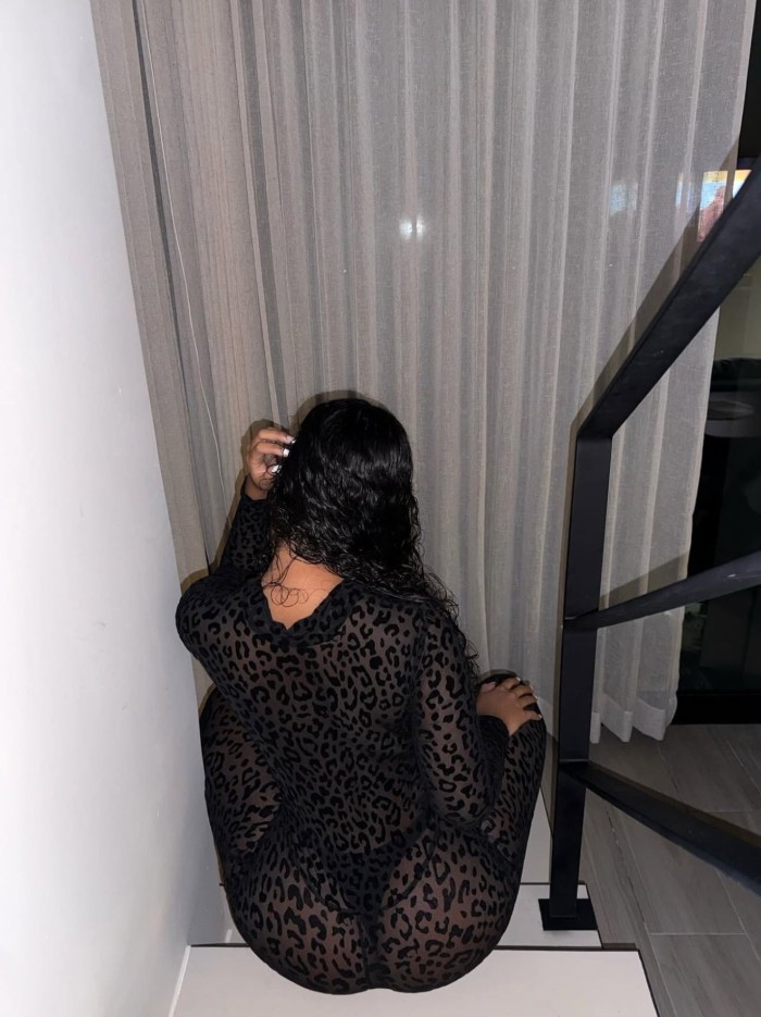 EN CALLE ALFONSO DE ZAMORA SENSUAL ESCORT ARDIENTE