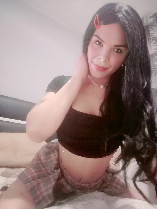 Fiestera Putita trans en lencería.  Chica de fuego