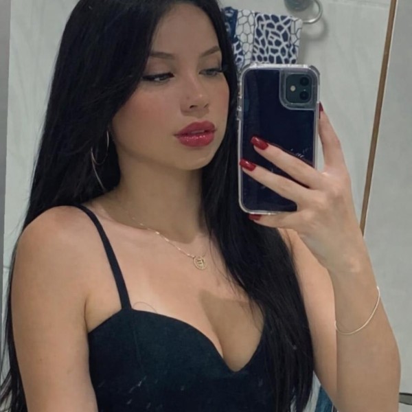 Bia guapa brasileña