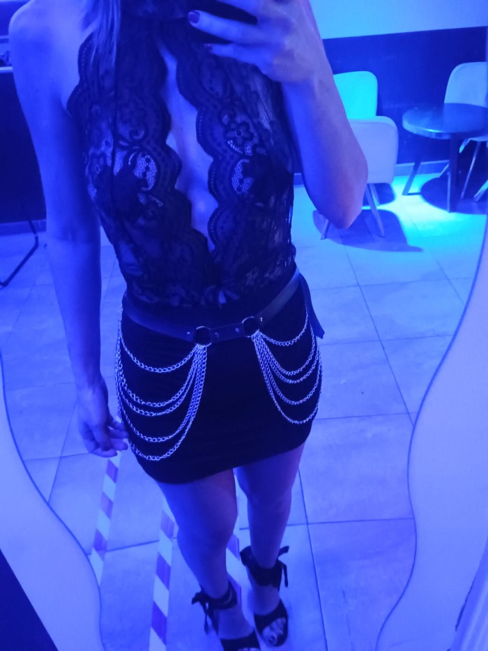 LAURA DOMME QUENN