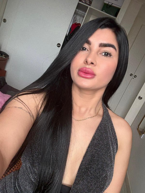 RECIEN LLEGADA VIOLETA! ARDIENTE Y SEXY LATINA EN HUESCA