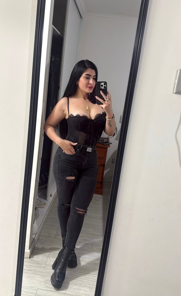 RECIEN LLEGADA VIOLETA! ARDIENTE Y SEXY LATINA EN HUESCA