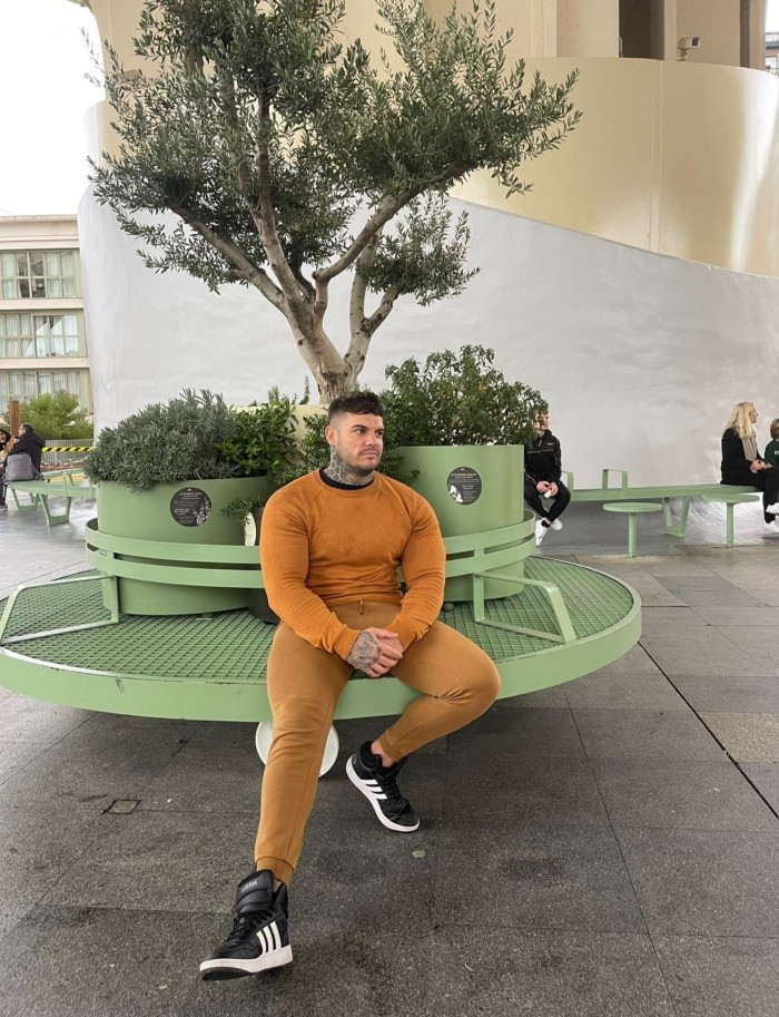 ATRACTIVO Y GUAPO LAINO, 672131237