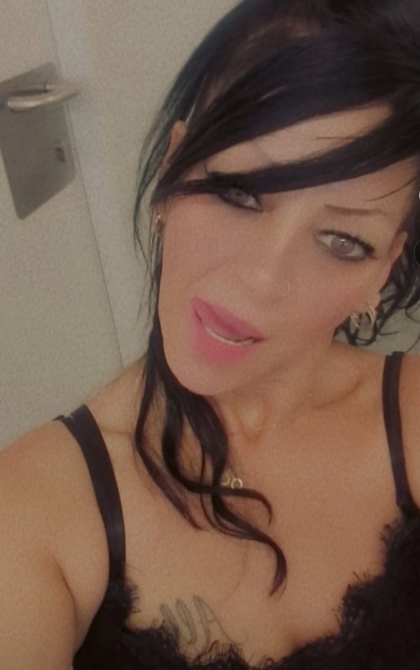 LUCÍA 39 años, MORBOSA Y MUY JUGUETONA…!!!