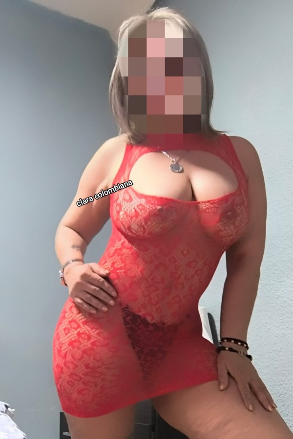 Divina colombiana madurita clara trato de novios