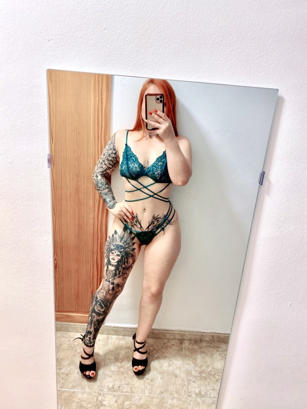 Hermosa pelirroja