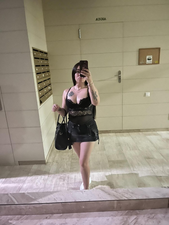 FIESTERA CACHONDA Y MUY CALIENTE