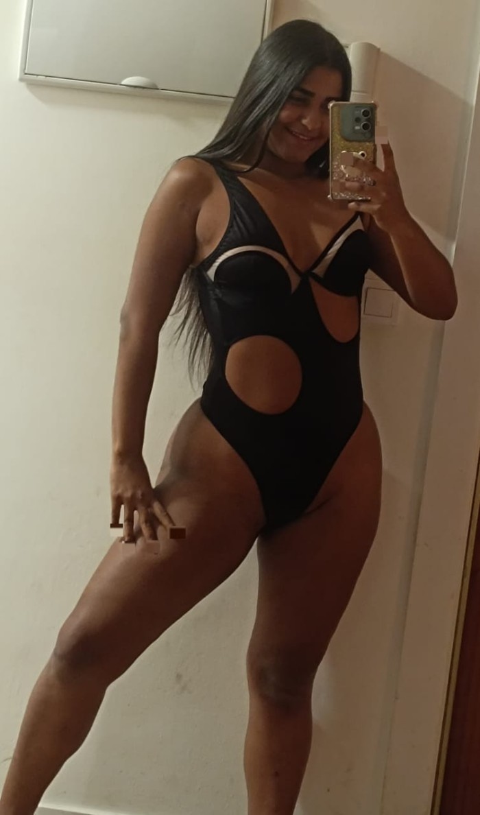 VENEZOLANA ARDIENTE Y JUGUETONA EN COLLBLANC