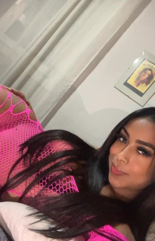 CACHONDITA Y JUGUETONA