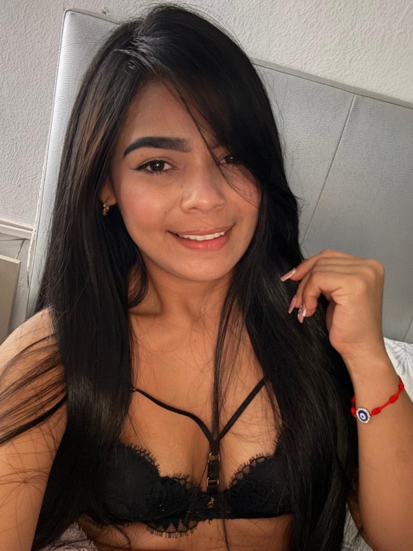 Mis besos son fuego intenso, me llamo estefany gandia ,salidas 24 horas