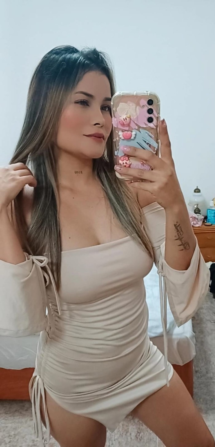 Eimy encanto por dónde la veas vía Julia