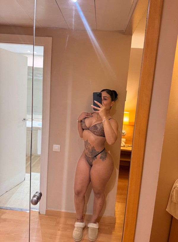 MIS CURVAS GRANDES SERÁN TU DISTRACCIÓN, TE ESPERO CON MUCHAS GANAS