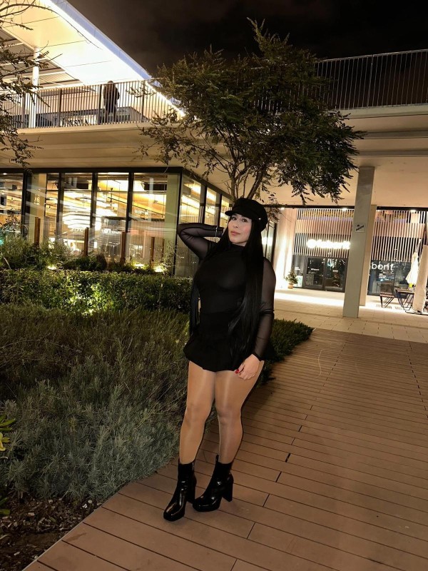 BELLA COLOMBIANA NUEVA NUEVA   EN SALOU MELISSA BELLA JOVEN  22 AÑOS