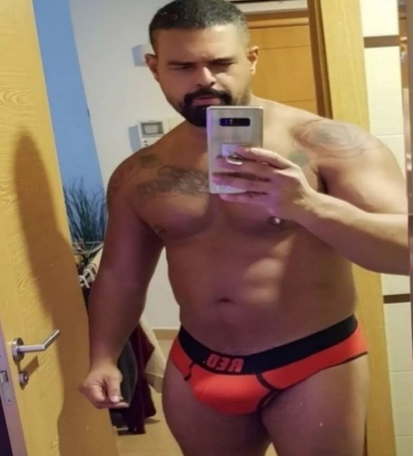 NOVEDAD EN VALENCIA- JOSÉ LUIS SOY UN HOMBRE GRANDE MUSCULOSO..