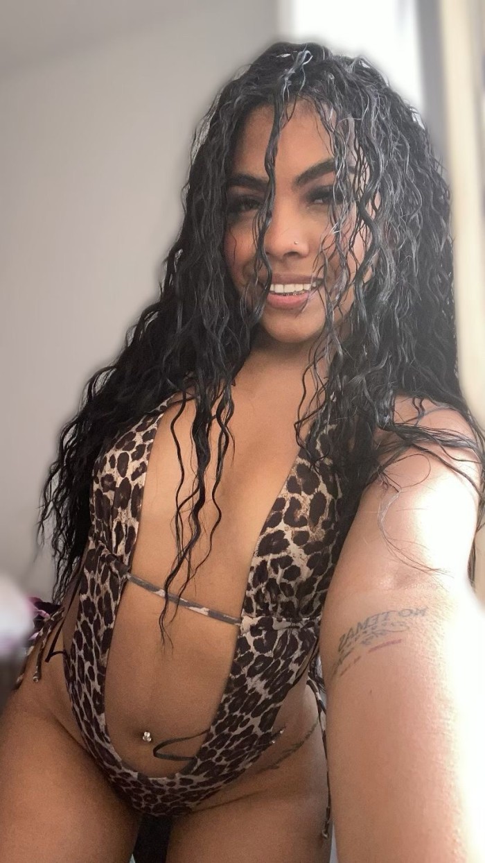Teen venezolana en busca de nueva experiencias