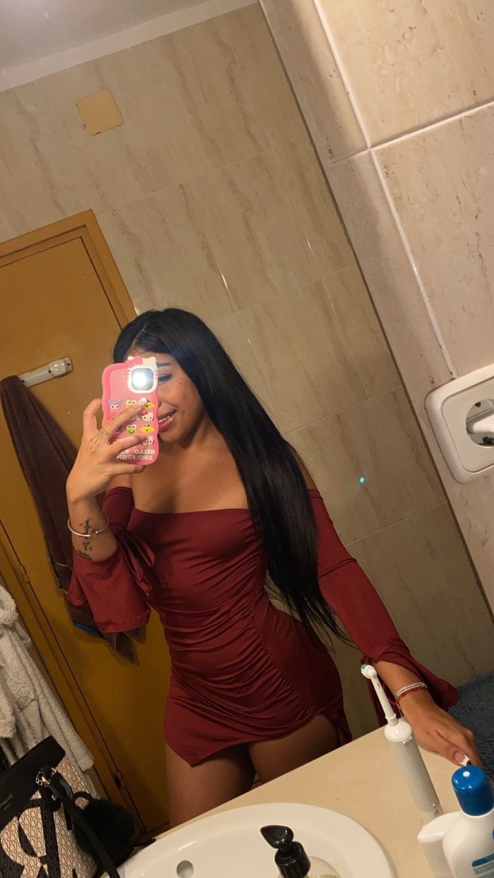 Teen venezolana en busca de nueva experiencias