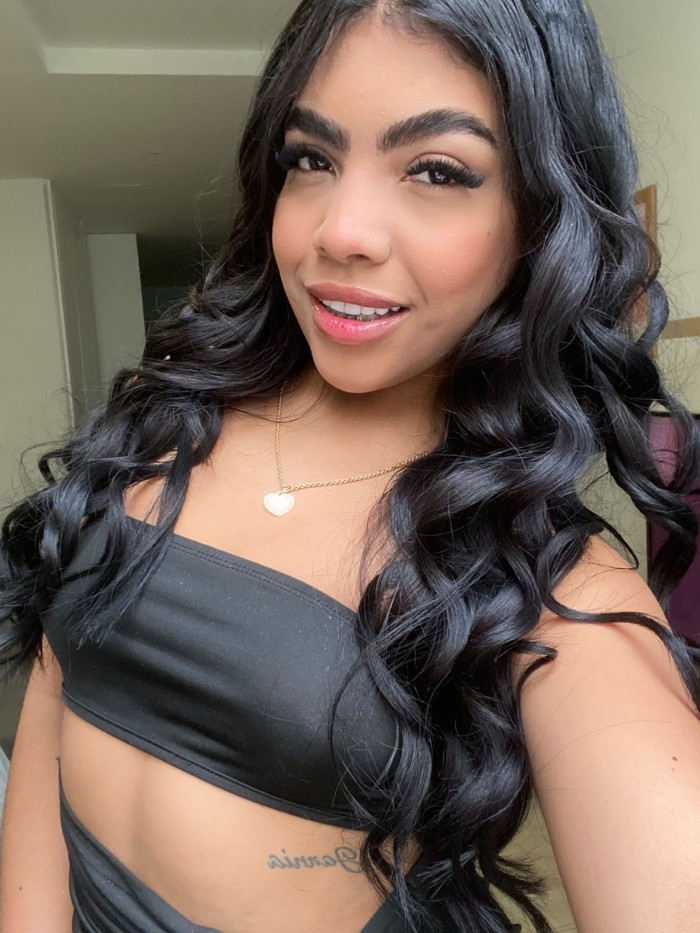 Teen venezolana en busca de nueva experiencias