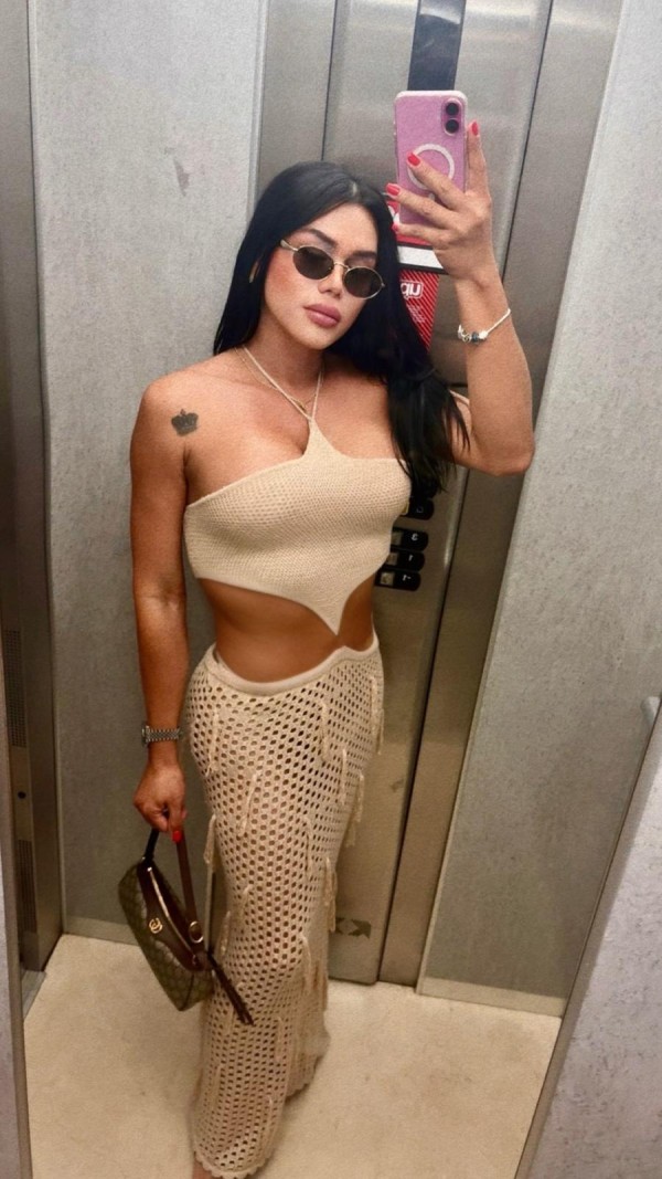 Kynasha mulata femenina experta en chicos sin Experiencia en marbella