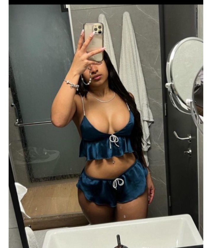 Sexy jovencita y cachonda