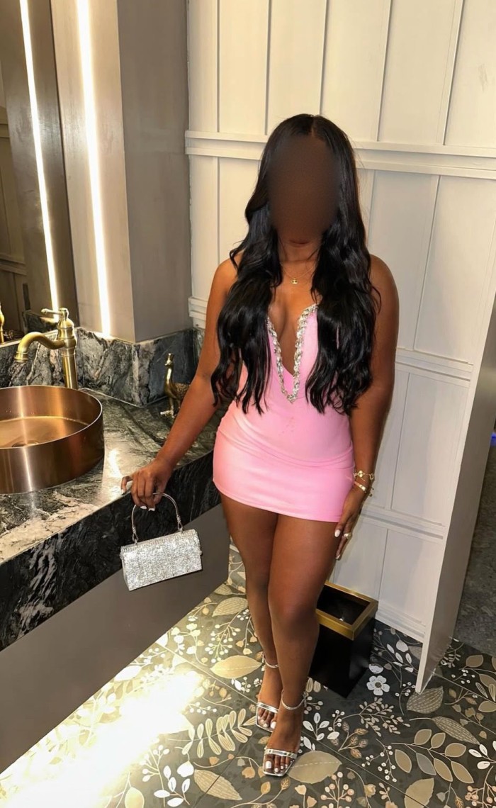 DAME TU POLLA LA QUIERO EN MI BOCA.