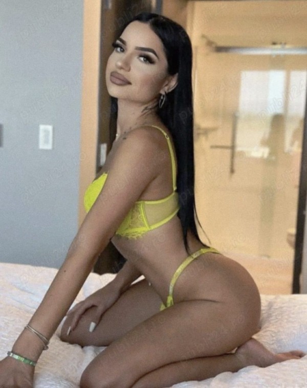hola soy Andra hago Salida y Pareha