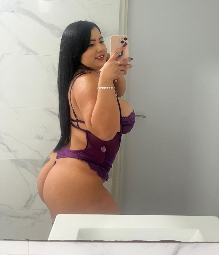 hermosa con ganas de comerte