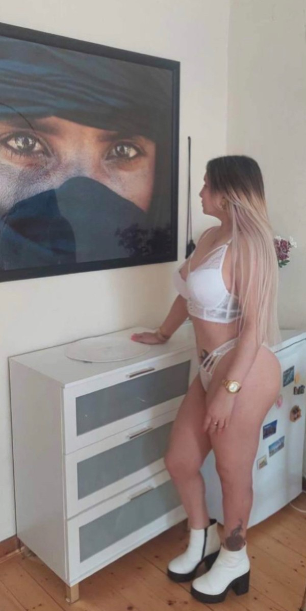 Novedad Latina la súper bomba en lo pagan
