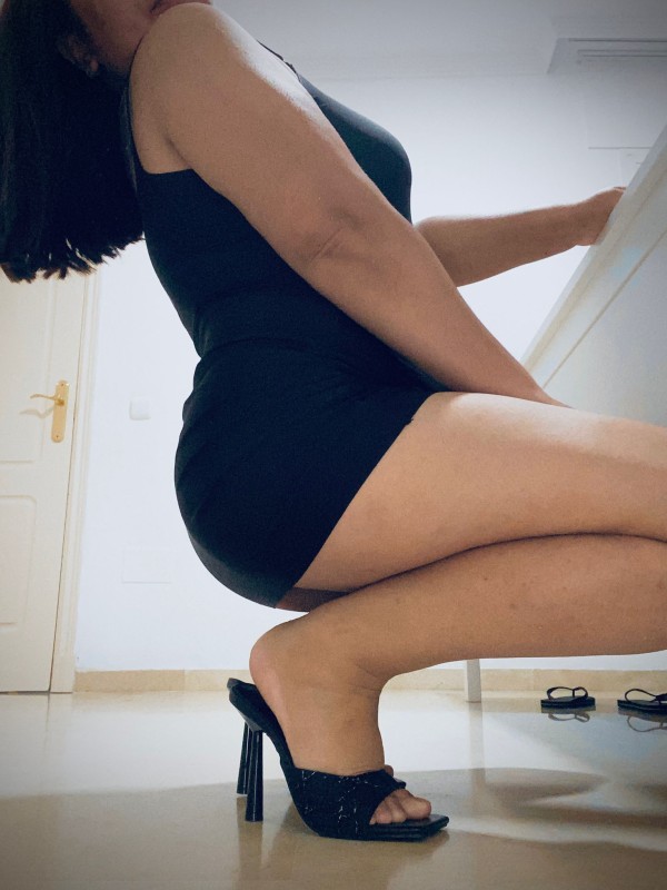 DANIELA  CURVY EXPERIMENTADA EN ESTEPONA