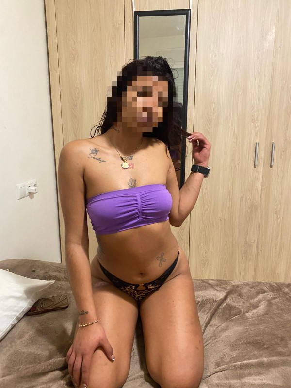 SAMARA Y AMIGA DUO 617194023 DE GITANA Y COLOMBIANA EN AGUADULCE – ALMERÍA