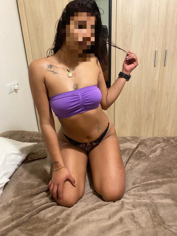 SAMARA Y AMIGA DUO 617194023 DE GITANA Y COLOMBIANA EN AGUADULCE – ALMERÍA