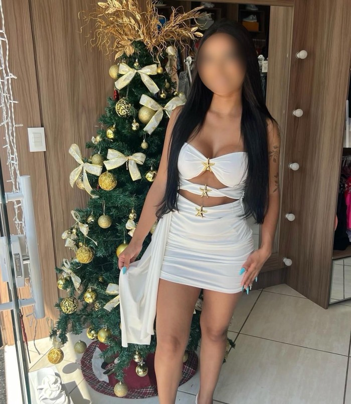 ENCANTADORA SENSUAL COMPLACIENTE MENTE ABIERTA