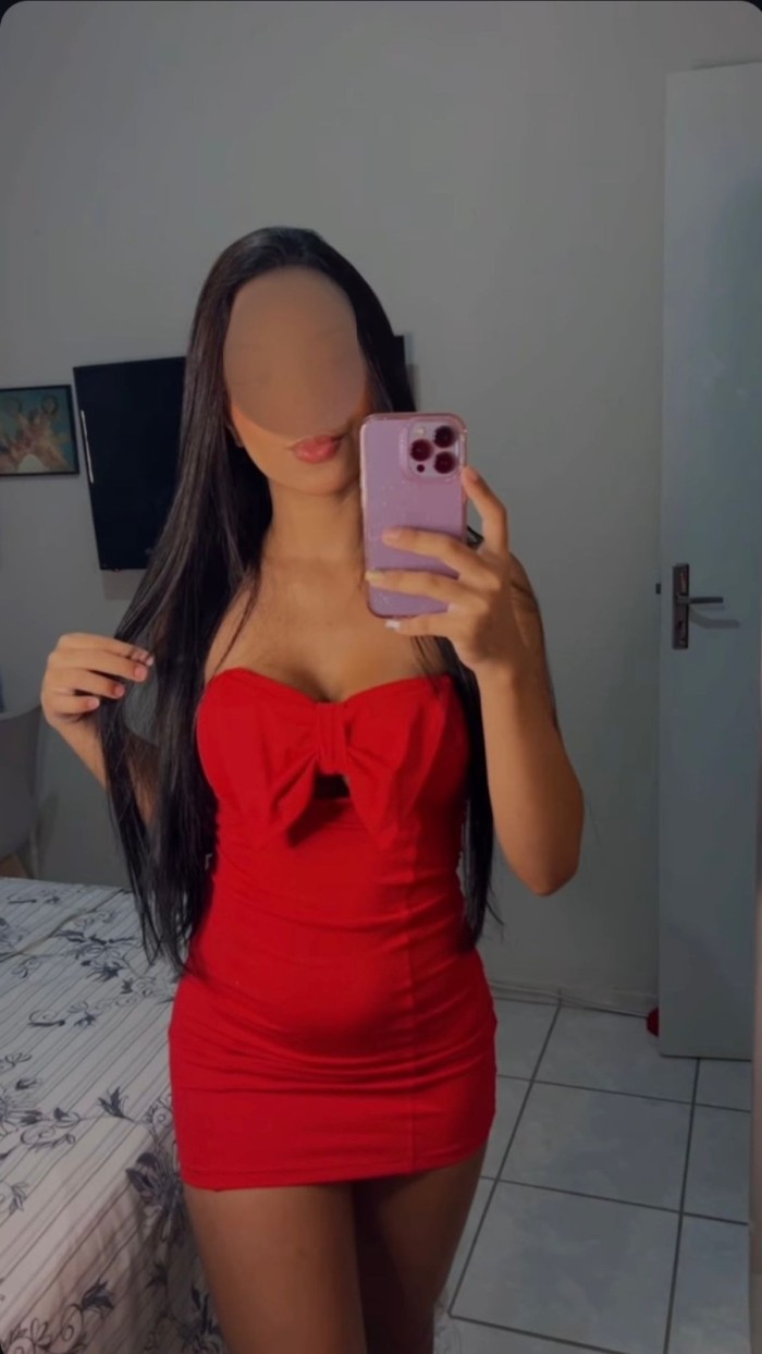 ENCANTADORA SENSUAL COMPLACIENTE MENTE ABIERTA