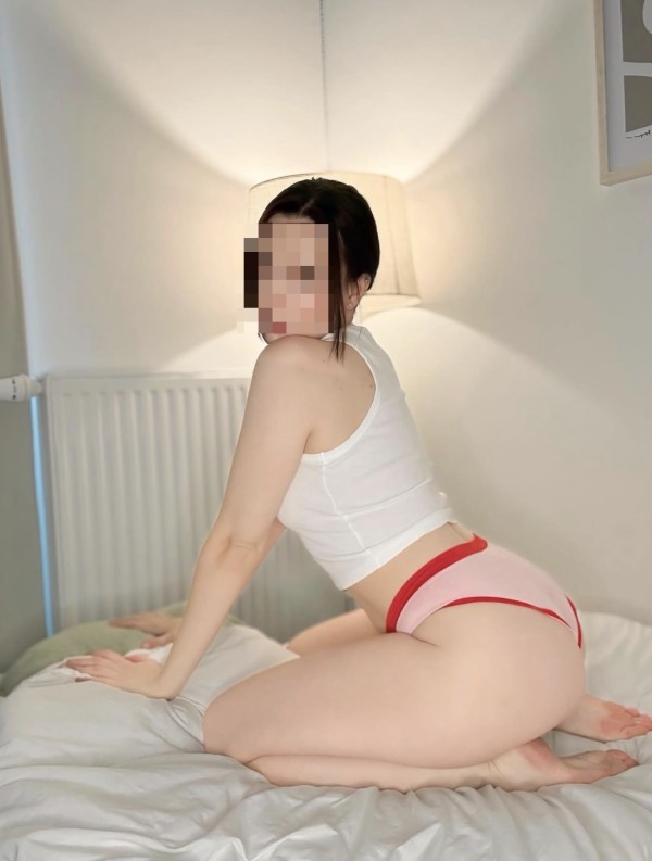 JOVENCITA PERVERTIDA CON GANAS DE SEXO