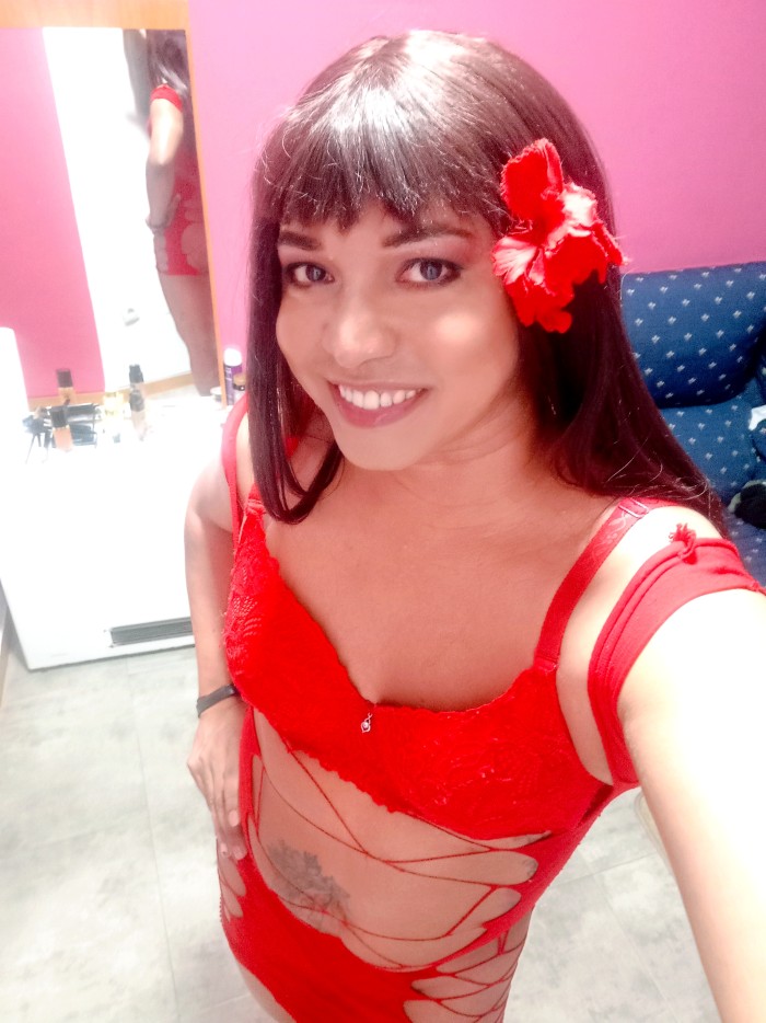 FIESTERA, MORBOSA Y MUY GUARRA