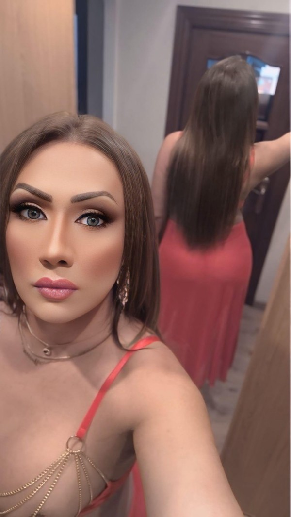 DE VUELTA MÁS CALIENTE QUE NUNCA!! BELLÍSIMA TRANS
