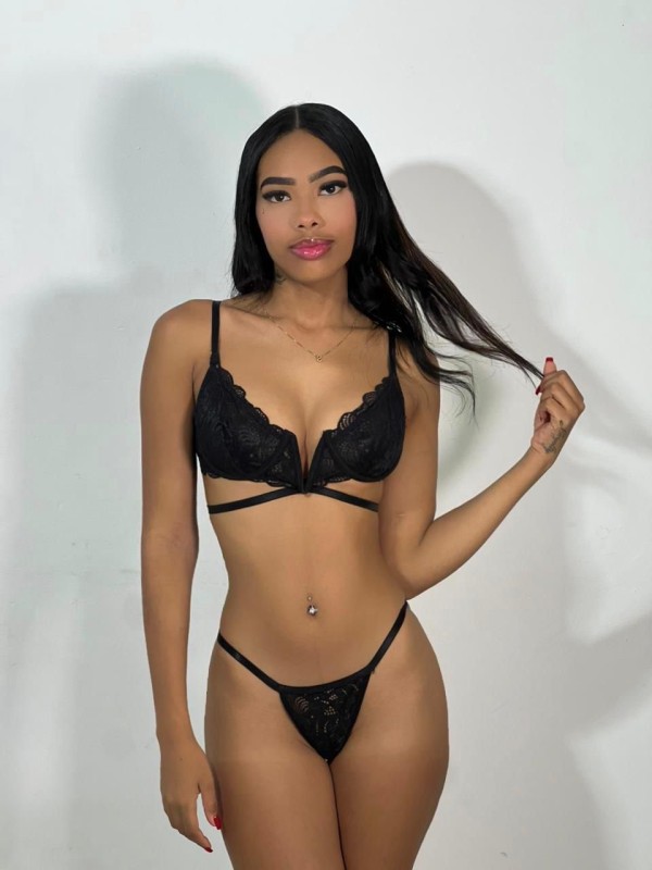 Vanesa recién llegada Mucha fiestas