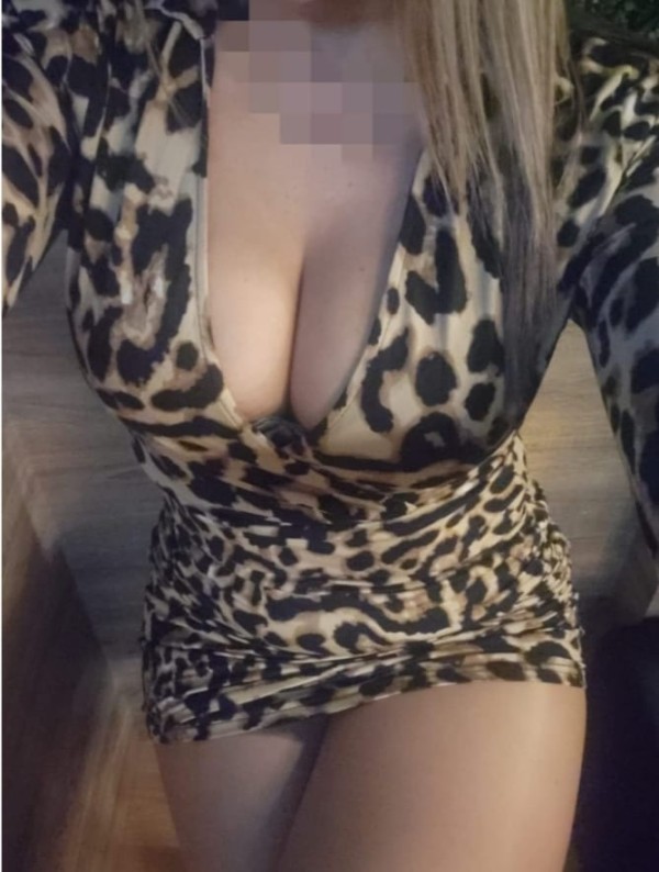 MONIK TRANS VICIOSA, MAMADORA CULONA E JUGUETONA