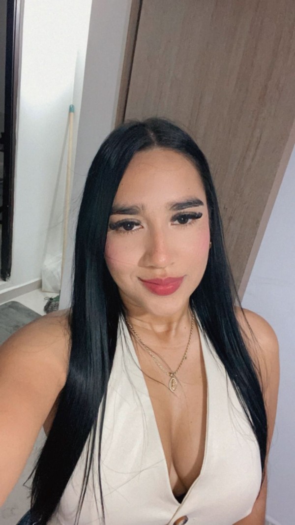 LATINA MORBOSA ADICTA AL SEXO GARGANTA PROFUNDA
