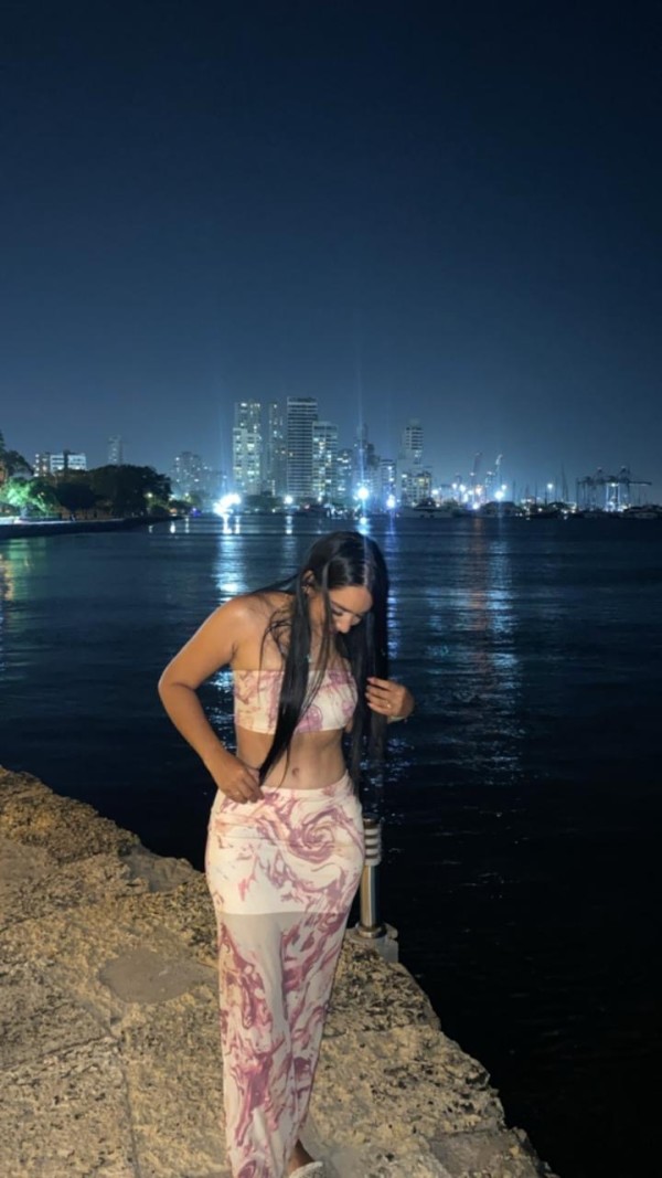 LATINA MORBOSA ADICTA AL SEXO GARGANTA PROFUNDA