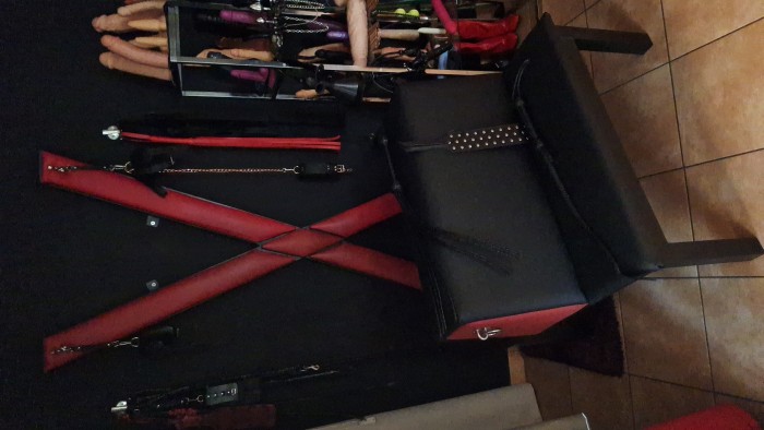 Sala equipada,domina Angy,bdsm,mazmorra