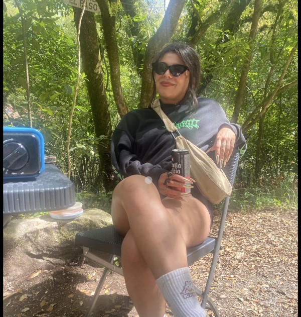 NOVEDAD JOVENCITA ESPAÑOLA EN SANTIAGO DE COMPOSTELA