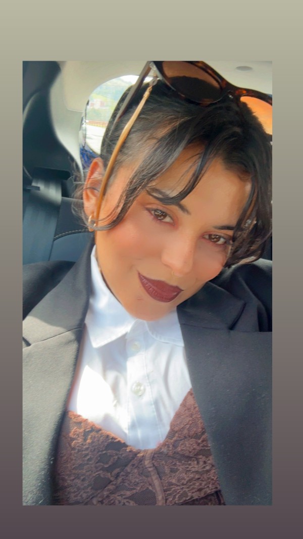 NOVEDAD JOVENCITA ESPAÑOLA EN SANTIAGO DE COMPOSTELA