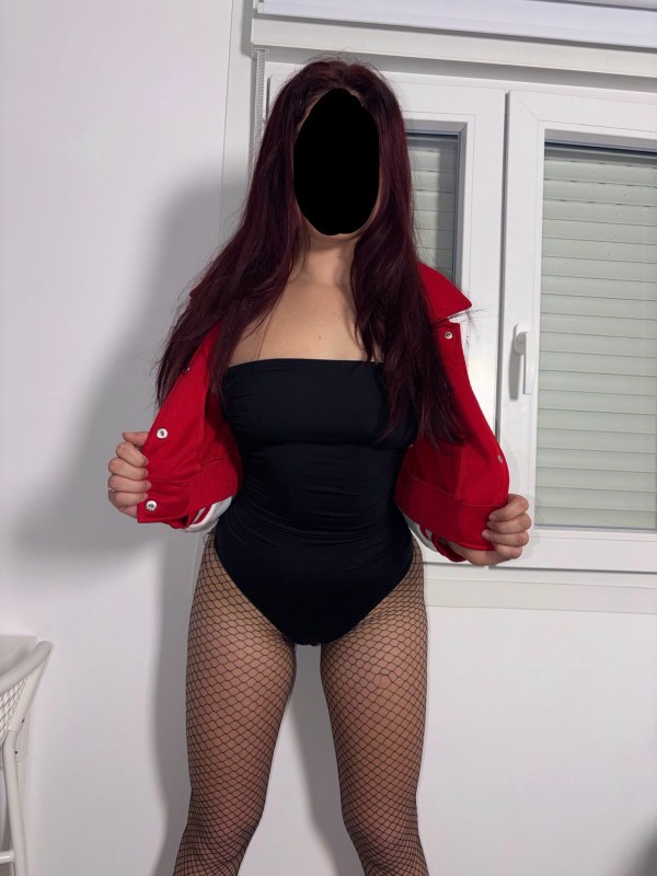 JOVENCITA FIESTERA GUARRILLA AMORES