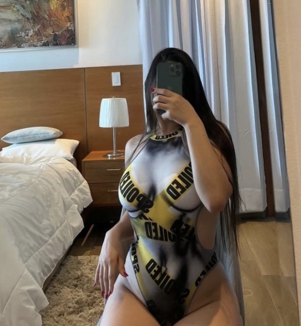 SOFÍA NOVEDAD GUAPA Y COMPLACIENTE