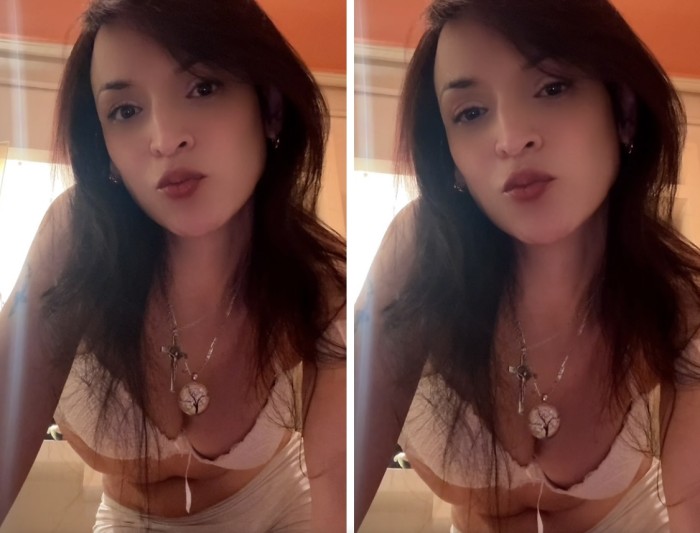 AQUÍ ESTOY LA LOBA