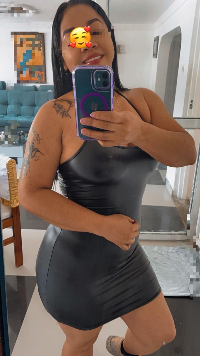 PUTICA ARRECHA CON EL CHOCHO MOJADITO