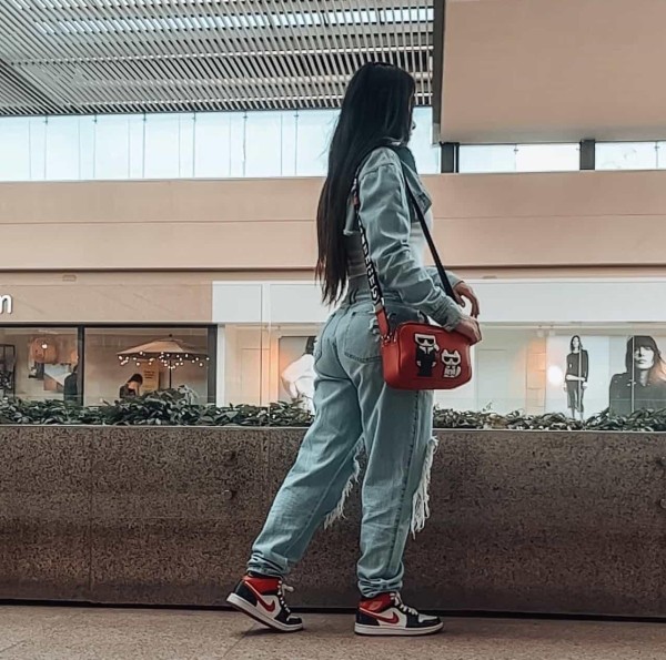 GUAPA MASAJISTA