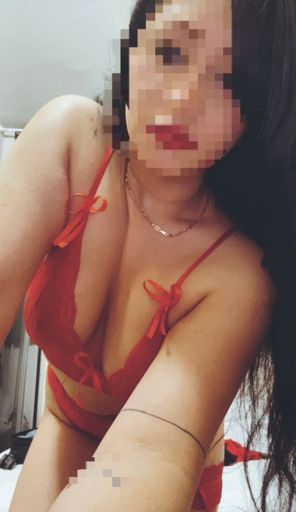 HOLA AMOR, SOY UNA CHICA MUY SEXY, ME ENCANTA DISFRUTARLO CONTIGO AL MÁXIMO