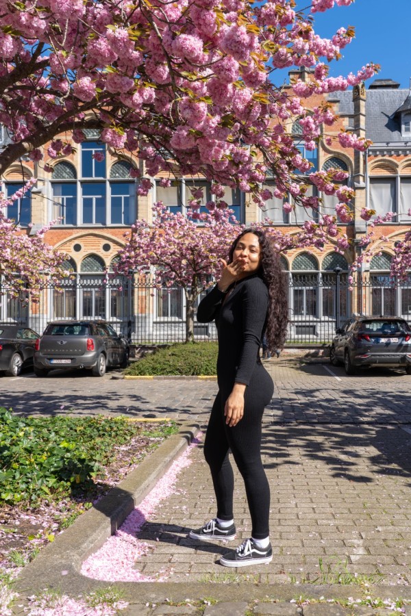 Hola  soy una chica latina muy caliente me gusta la fiesta