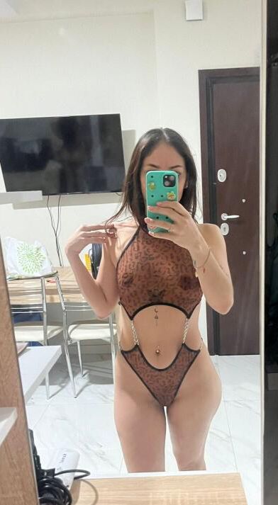 ARDIENTE Y COMPLACIENTE! LATINA EN GIRONA